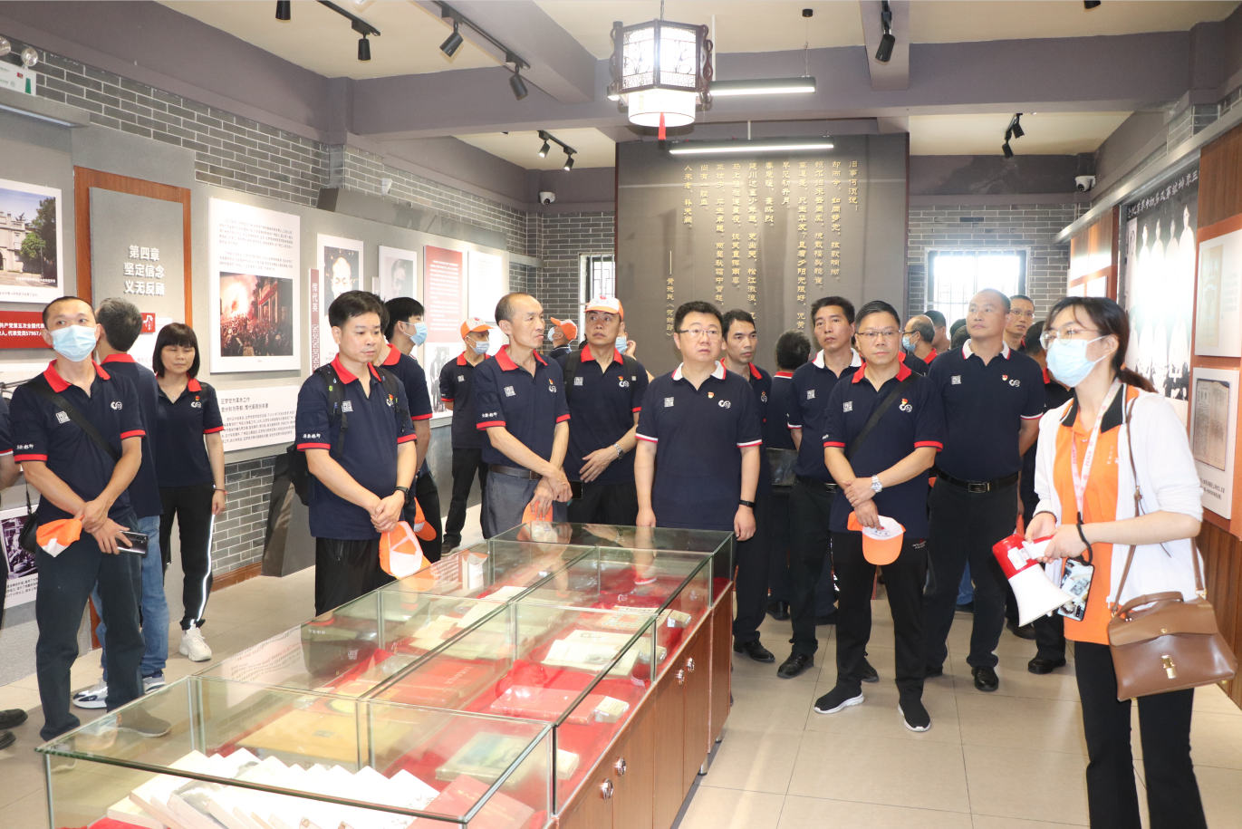 傳承紅色基因，凝聚奮進(jìn)力量 ——華新彩印公司黨委開(kāi)展黨性教育實(shí)踐活動(dòng)